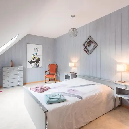Gite A L'Ombre D'Un Chene Ferienhaus *